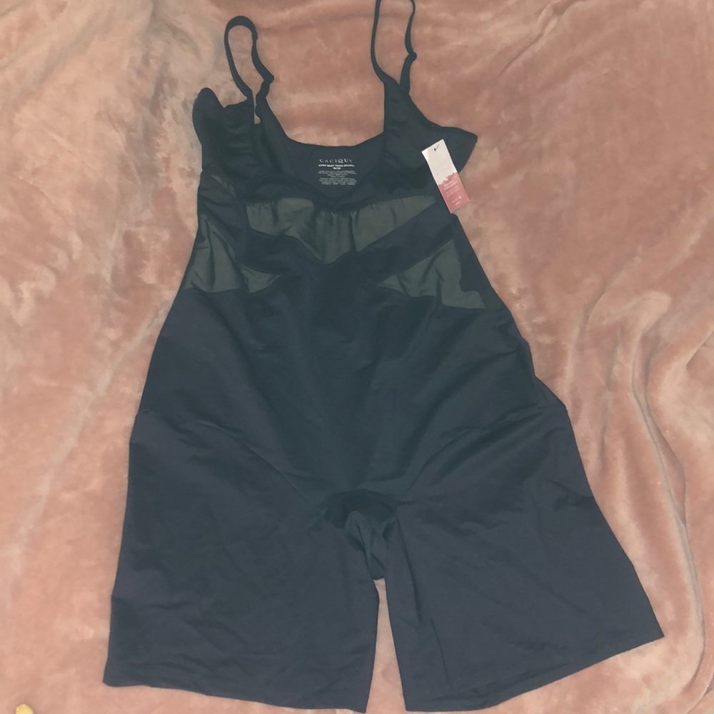 CACIQUE OPEN-BUST THIGH SHAPER IN BLACK SIZE  18/20 NEW